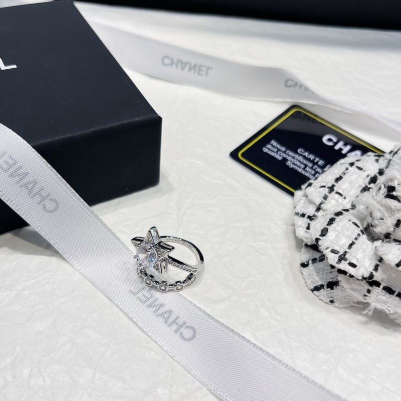 Ch**el rings